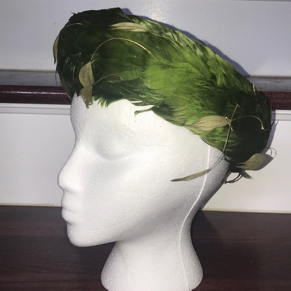 Vintage 40โs Evelyn Varon Green feather hat SZ S๐ - Picture 3 of 8
